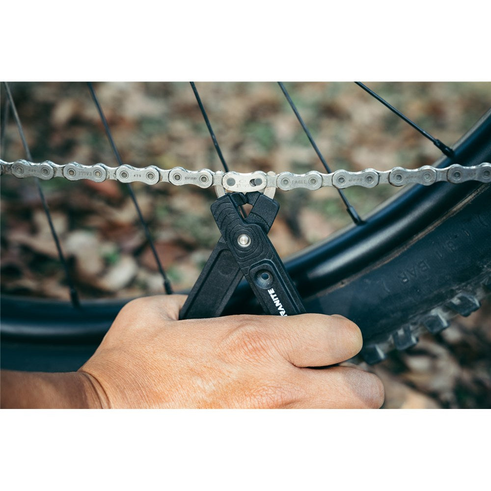 GRANITE TALON - Tyre Lever with stainless chain removing tips - Black