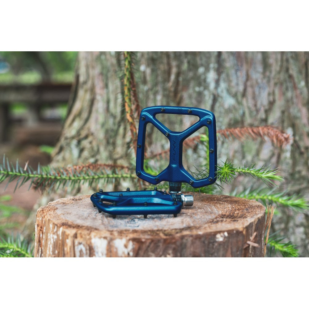 FUNN Pedal - Python V2 Flat - Includes Long Pins - Blue