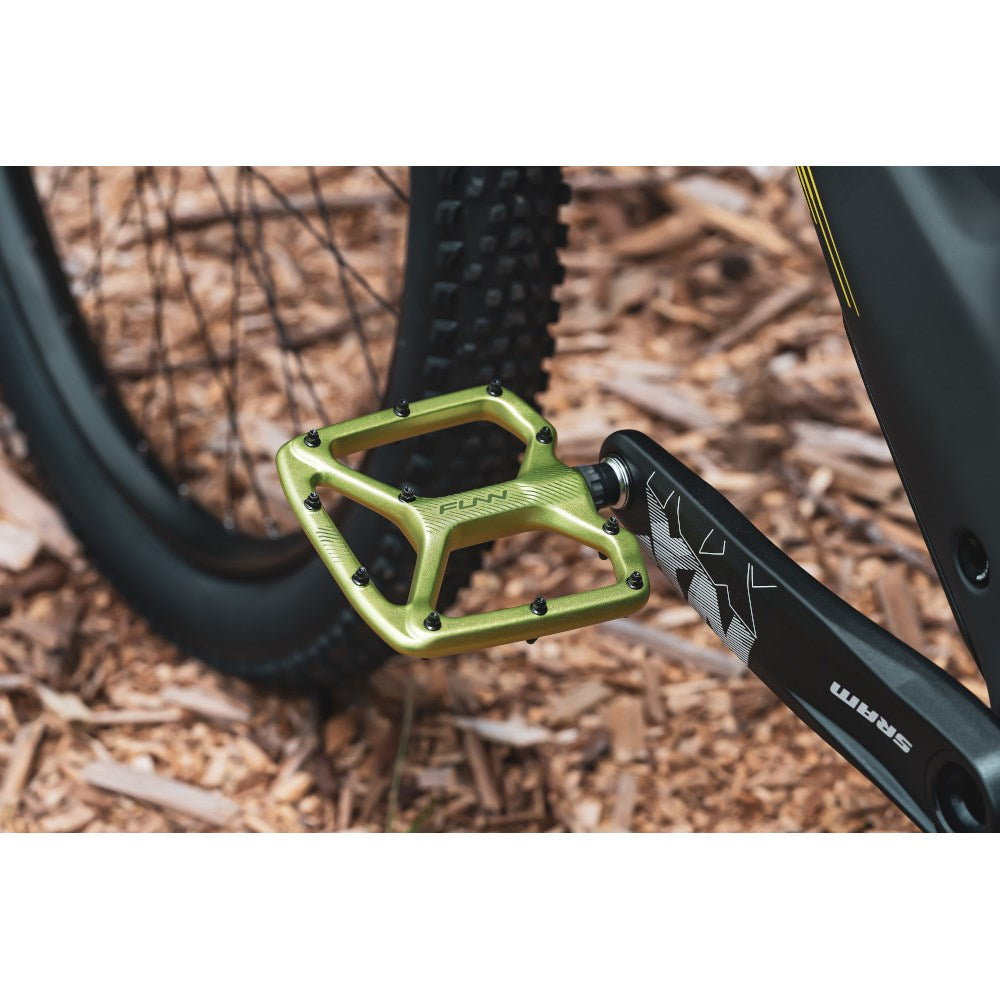 FUNN Pedal - Python V2 Flat - Includes Long Pins - Grey